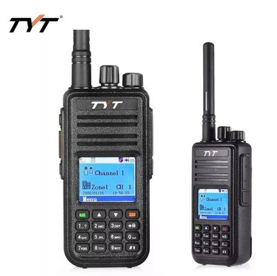 UHF VHF Walkie Talkie portátil 1000 canais GPS IP67 à prova d'água Rádios digitais de banda dupla