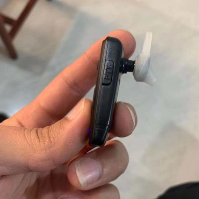 ZELLO Walkie Talkie Earpiece Headset com microfone PTT e guarda-costas preto