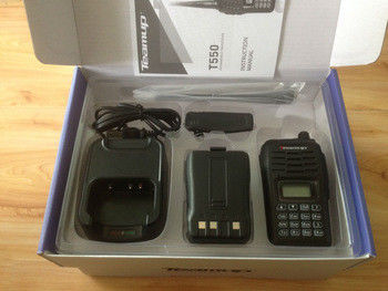 O mais poderoso walkie talkie T550 VHF/UHF com potência de saída de 4W e 16 canais de armazenamento