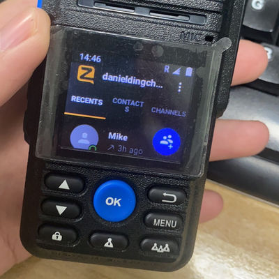 Comunicação em tempo real com Avaialble OEM 110*56*34mm Walkie Talkie e Display Colorido