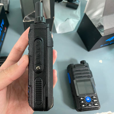 Comunicação em tempo real com Avaialble OEM 110*56*34mm Walkie Talkie e Display Colorido
