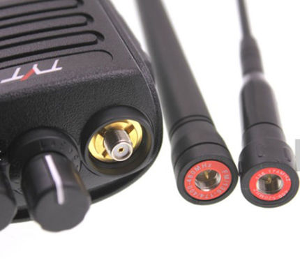 DMR Dual Band IP67 GPS à prova d'água Opcional 100000 Contatos 131mm*61mm*36mm Rádio Digital