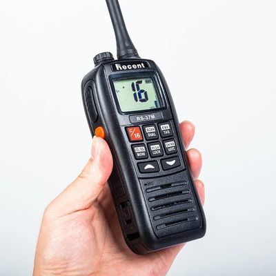 Recentes RS-37m IP67 Impermeável 5W VHF 2 Way Long Range Walkie Talkie Radio Marítimo