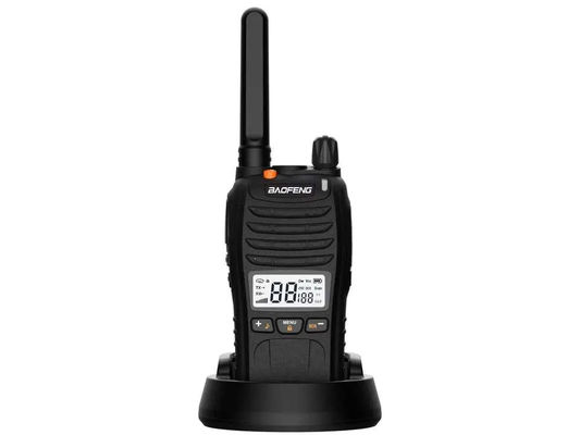 Walkie Talkie com carregador de seis vias com faixa de frequência 136-174/403-527MHZ e função VOX