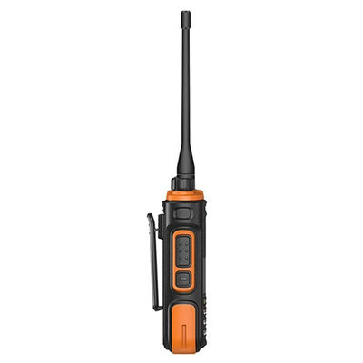 Dual Band Walkie Talkie Digital XIR P3688 DP1400 CP200D DEP450 com e cor preta