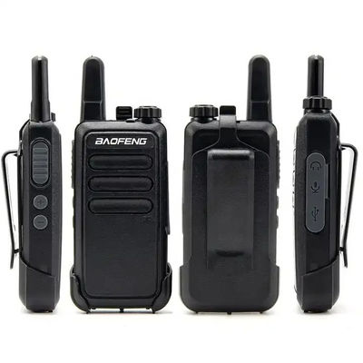 Carregamento USB Radio Walkie Talkie de duas vias 115 * 60 * 33mm com modelos digitais XIR P3688