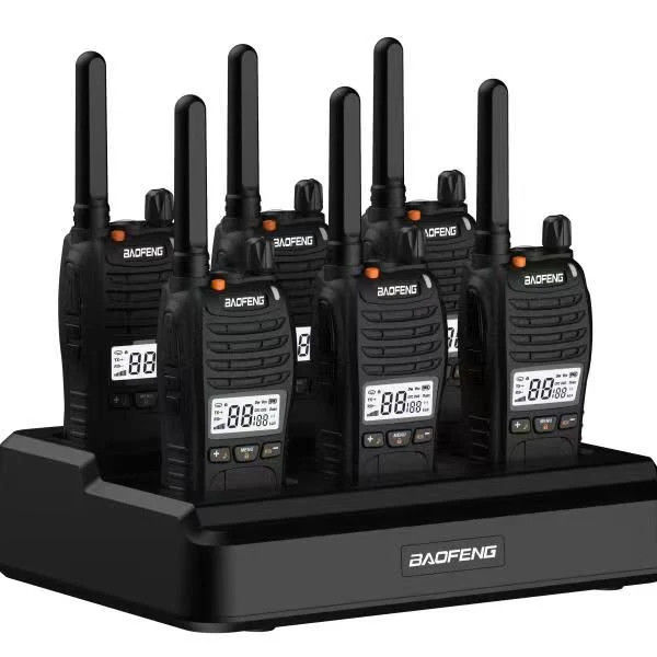 Walkie Talkie com carregador de seis vias com faixa de frequência 136-174/403-527MHZ e função VOX